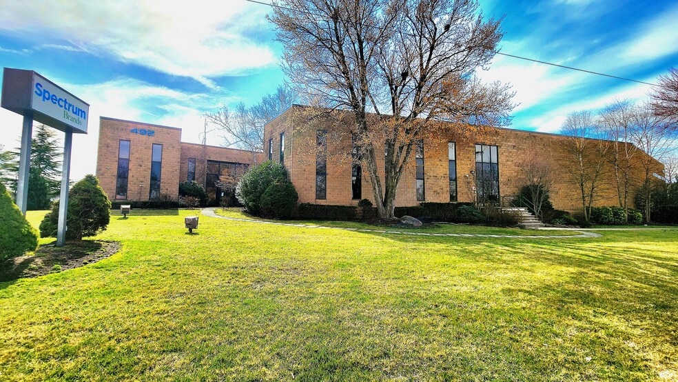 490-492 Rt 46, Fairfield, NJ à louer - Photo du bâtiment - Image 3 de 24