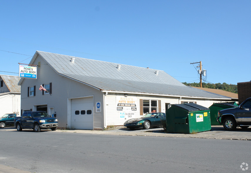 16 W Water St, Hughesville, PA à vendre - Photo principale - Image 1 de 1