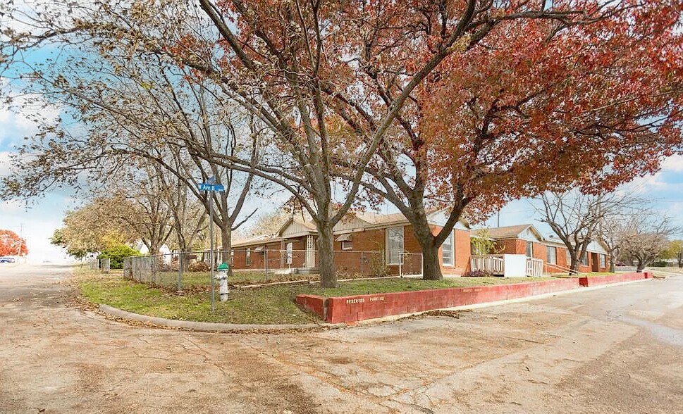 109-111 S 33rd St, Temple, TX à vendre - Photo du bâtiment - Image 2 de 26