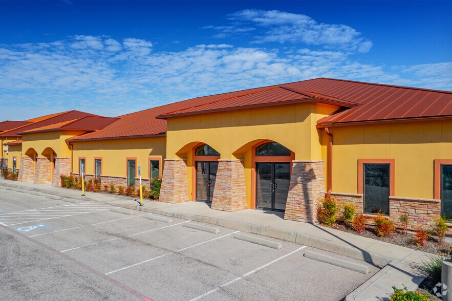 8554 Huebner Rd, San Antonio, TX à vendre - Photo du bâtiment - Image 2 de 19