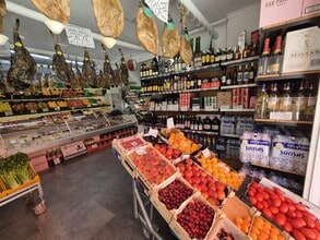 Retail in Sabadell, Barcelona for lease Interior Photo- Image 2 of 2