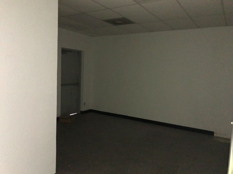 3035 Broadway Blvd, Garland, TX for lease - Commercial Listing Video - Image 3 of 19