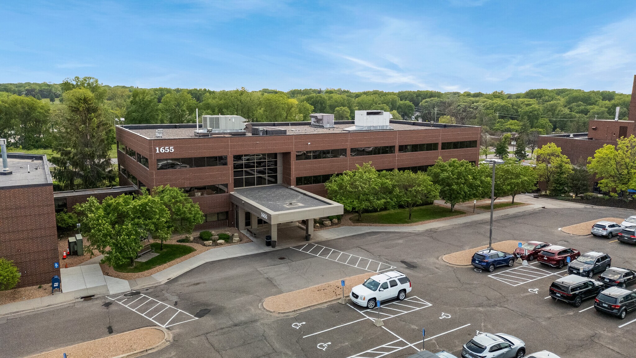 1655 Beam Ave, Saint Paul, MN for lease Building Photo- Image 1 of 3