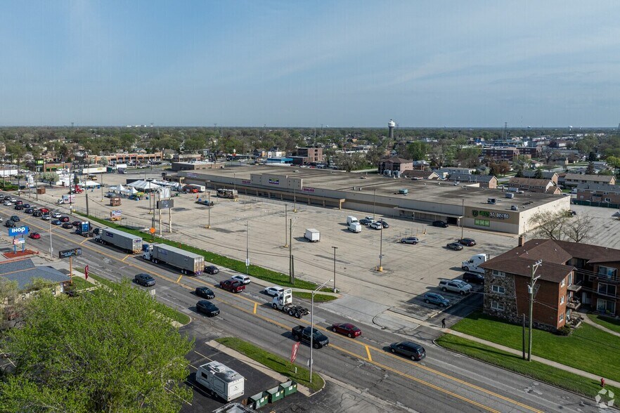 7325-7333 W 79th St, Bridgeview, IL à louer - Photo du bâtiment - Image 2 de 3