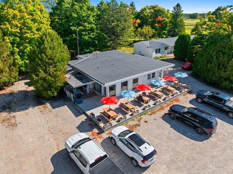 10440 Orchard Dr, Sister Bay, WI à vendre - Photo du bâtiment - Image 1 de 11