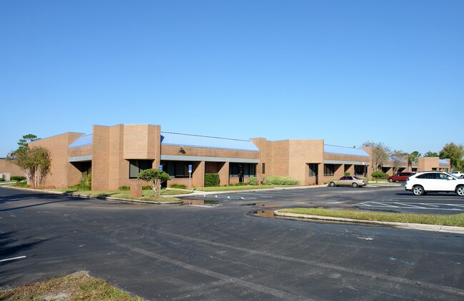 Plus de détails pour 931 S Semoran Blvd, Winter Park, FL - Bureau à louer