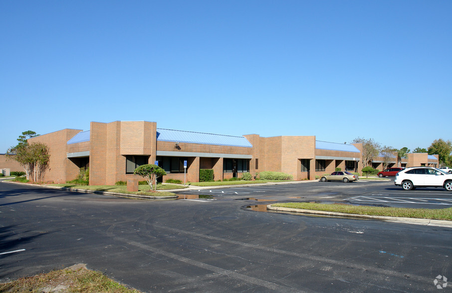 931 S Semoran Blvd, Winter Park, FL for lease - Primary Photo - Image 1 of 29