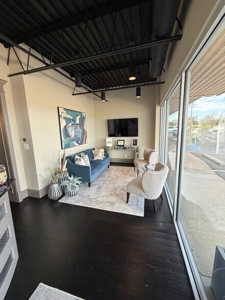 209 Hubbard Dr, Heath, TX à louer - Photo du bâtiment - Image 3 de 9