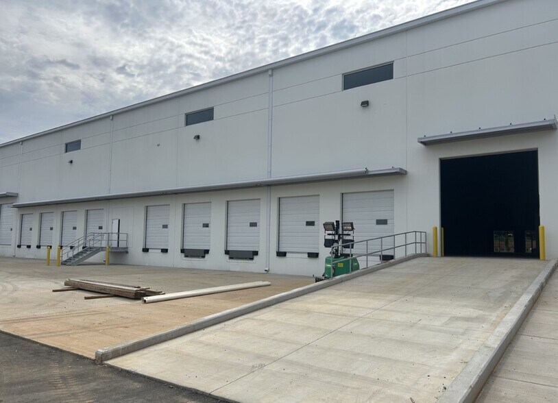 4510 Fortune Ave, Concord, NC à louer - Photo du bâtiment - Image 2 de 2