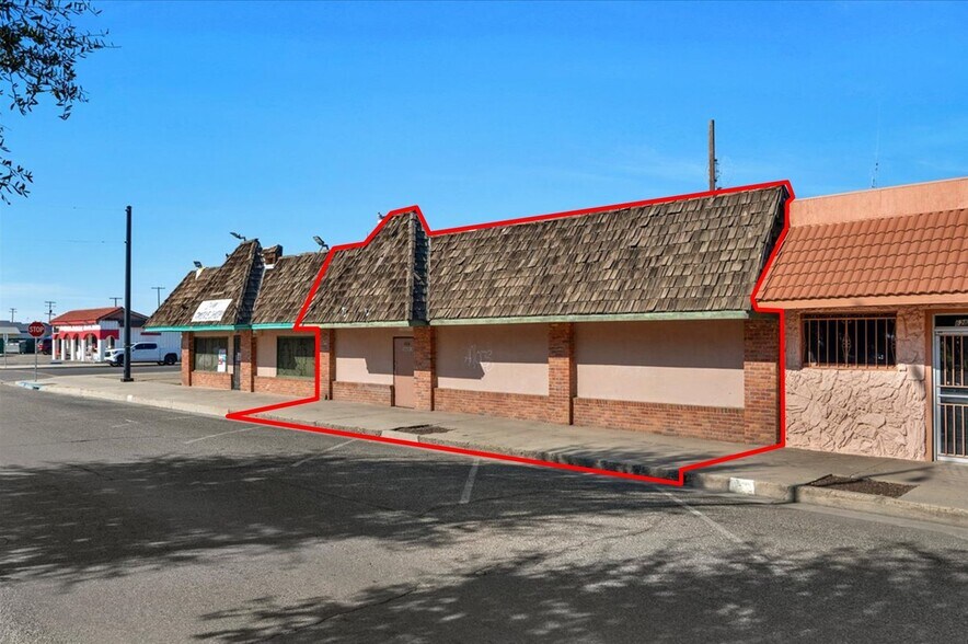 636 Park Blvd, Orange Cove, CA à vendre - Photo du bâtiment - Image 2 de 15