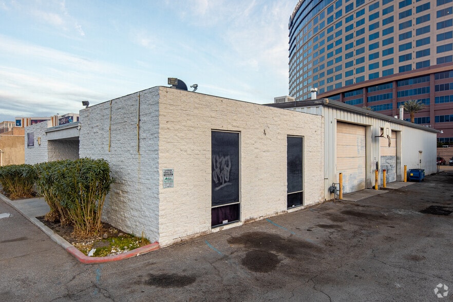 3680 Highland Dr, Las Vegas, NV for lease - Building Photo - Image 3 of 6