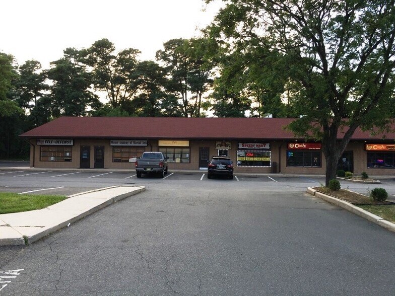 171-209 Scotch Rd, Ewing, NJ à louer - Photo du bâtiment - Image 2 de 4