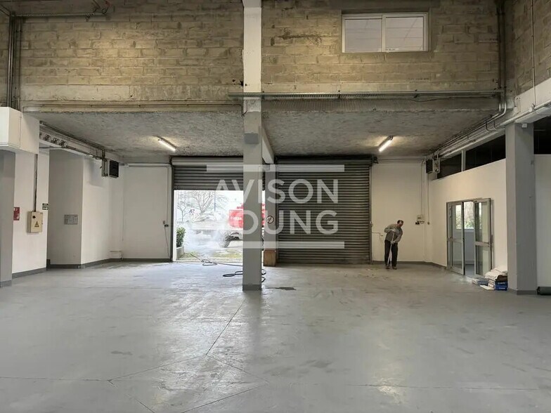 Flex in Aulnay-sous-Bois for lease - Interior Photo - Image 3 of 8