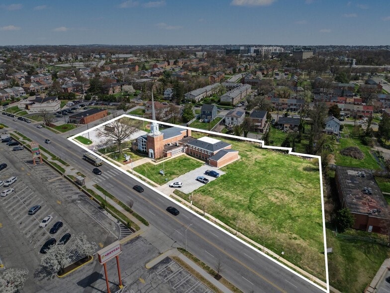 5615 The Alameda, Baltimore, MD for sale - Primary Photo - Image 1 of 32