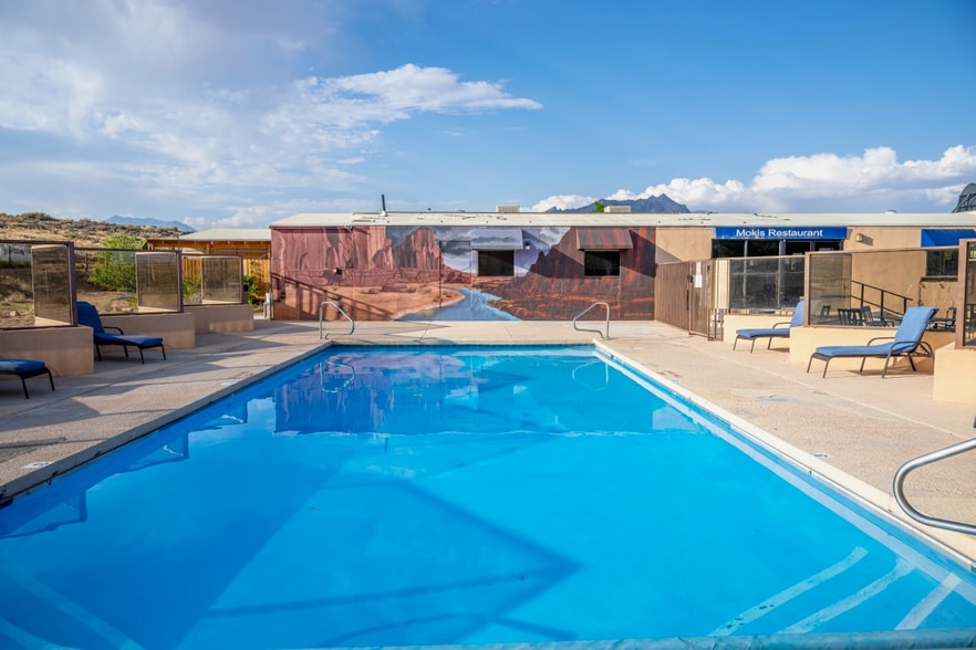 MM 28 Highway 276 Lodge, Lake Powell, UT for sale - Building Photo - Image 2 of 30