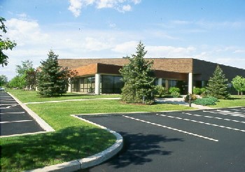 1560 Valley Center Pky, Bethlehem, PA for sale - Primary Photo - Image 1 of 5