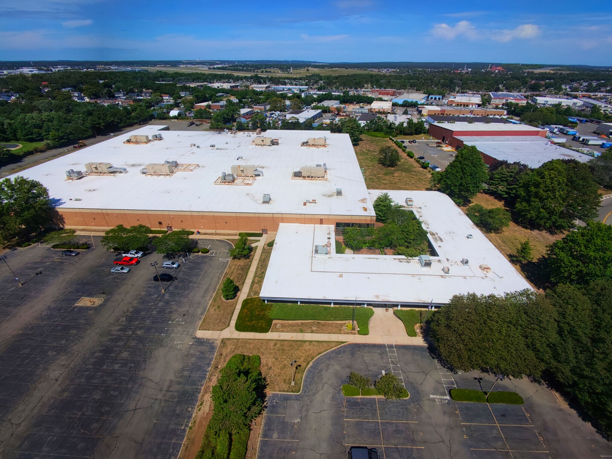 1000 New Horizons Blvd, Amityville, NY à louer Photo principale- Image 1 de 8