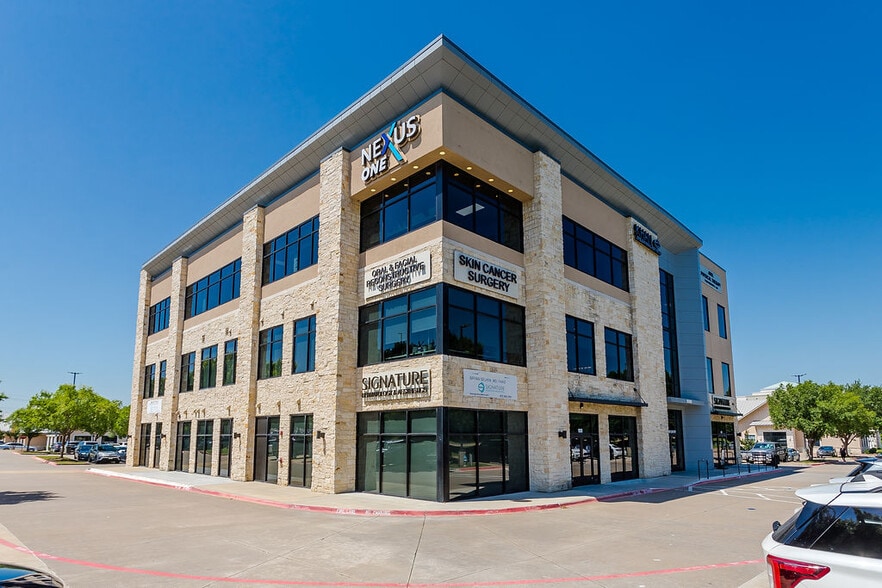 5060 Tennyson Pky, Plano, TX à vendre - Photo du bâtiment - Image 1 de 7