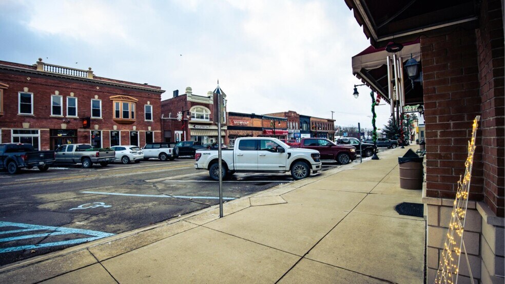 23081-23091 E Main St, Armada, MI à louer - Photo du bâtiment - Image 3 de 12