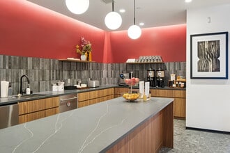 4727 Executive Dr, San Diego, CA for lease Interior Photo- Image 2 of 9