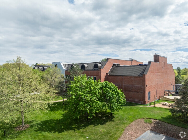 27 Jackson Rd, Devens, MA for lease - Building Photo - Image 3 of 6