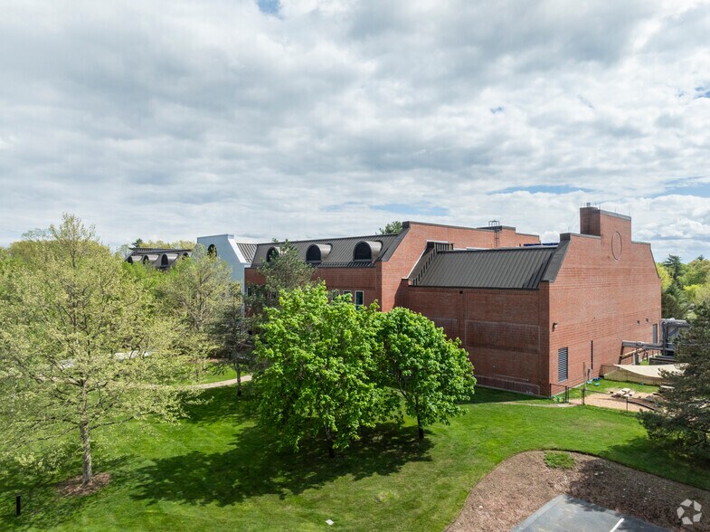 27 Jackson Rd, Devens, MA à louer - Photo du bâtiment - Image 3 de 6