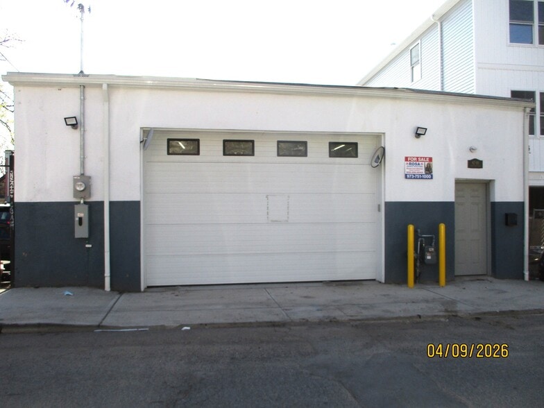 67 Woodside Pl, Newark, NJ for sale - Building Photo - Image 2 of 10