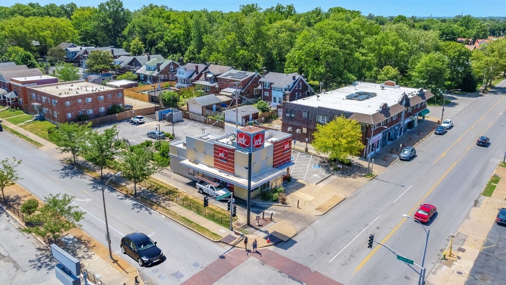 5600 S Grand Blvd, Saint Louis, MO for sale - Building Photo - Image 2 of 5