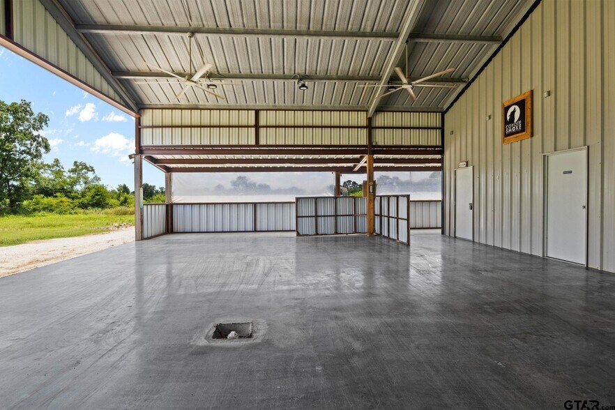 908 W Broadway St, Winnsboro, TX à vendre - Photo intérieure - Image 3 de 29