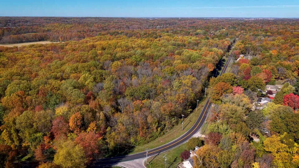 1215 Mohr Rd, Evansville, IN à vendre - Vidéo sur l’inscription commerciale - Image 2 de 44