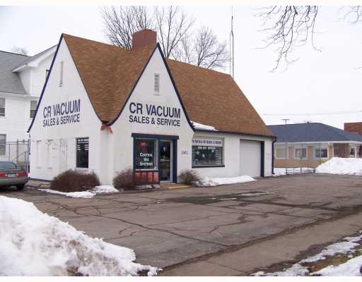 1602 1st Ave NE, Cedar Rapids, IA for lease Primary Photo- Image 1 of 2