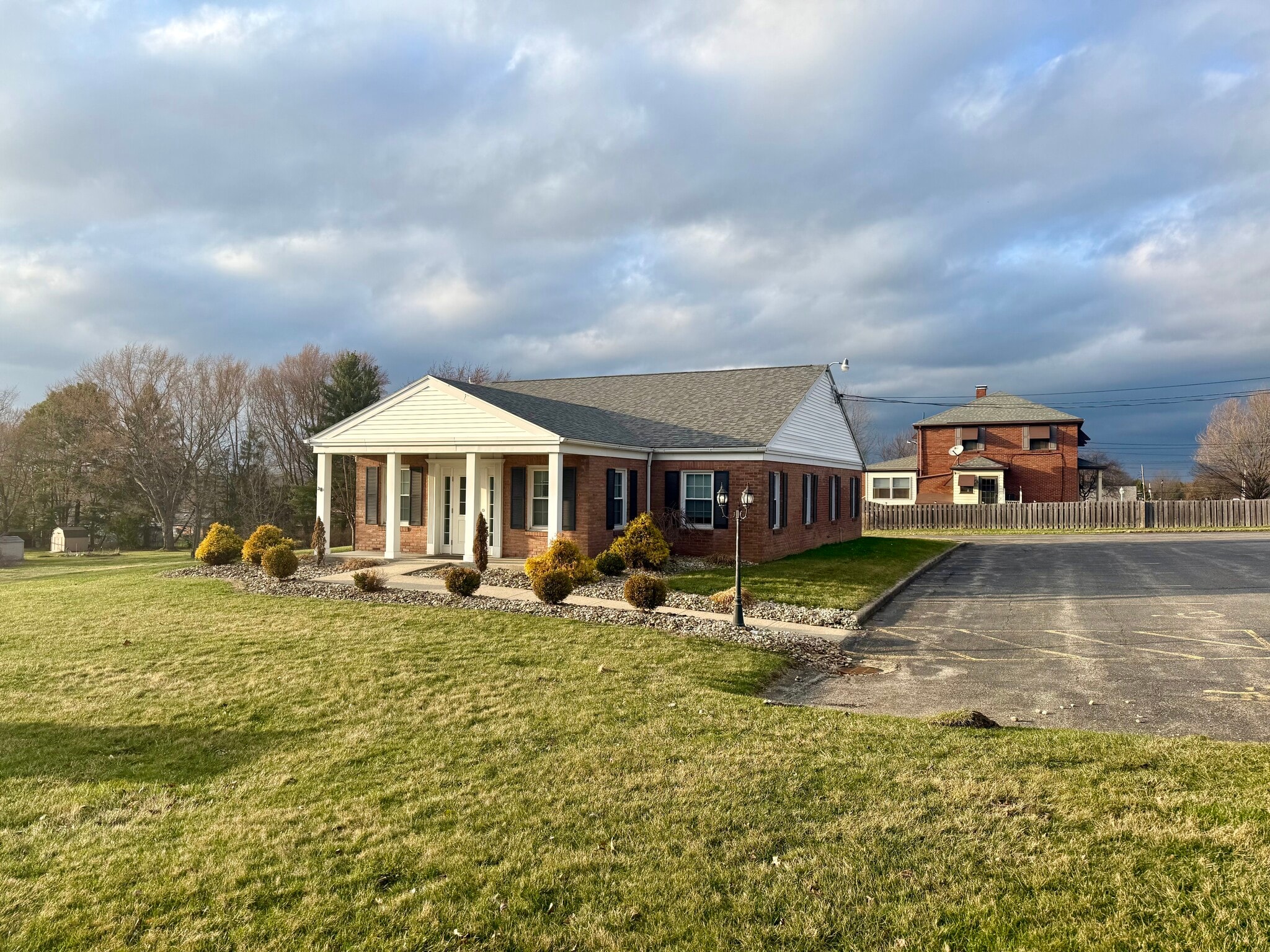 2894 Center Rd, Poland, OH for sale Primary Photo- Image 1 of 28