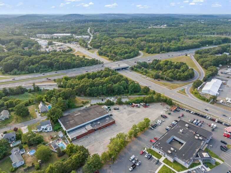12 Merrill St, Salisbury, MA à vendre - Photo du bâtiment - Image 3 de 13