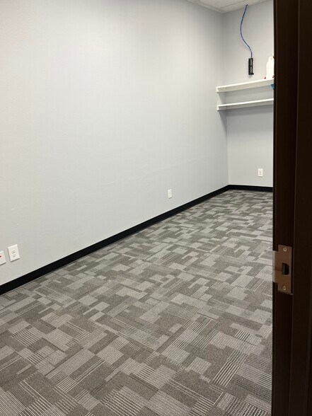 14207 Proton Rd., Dallas, TX à louer - Photo intérieure - Image 3 de 11