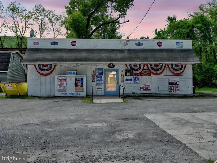 20 Main St, Lykens, PA à vendre - Photo du bâtiment - Image 3 de 27