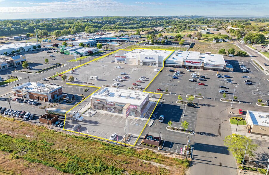 Ontario Retail Center portefeuille de 2 propriétés à vendre sur LoopNet.ca - Photo du bâtiment - Image 1 de 6