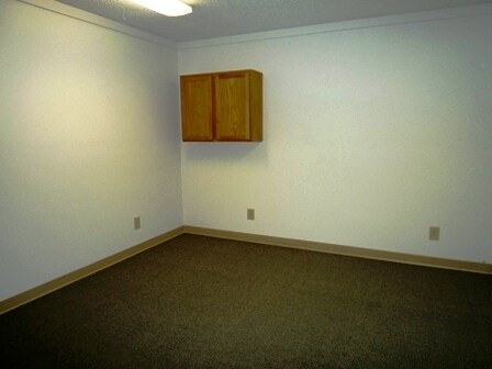 715 N 2nd St, Palmyra, NE à louer - Photo intérieure - Image 3 de 6