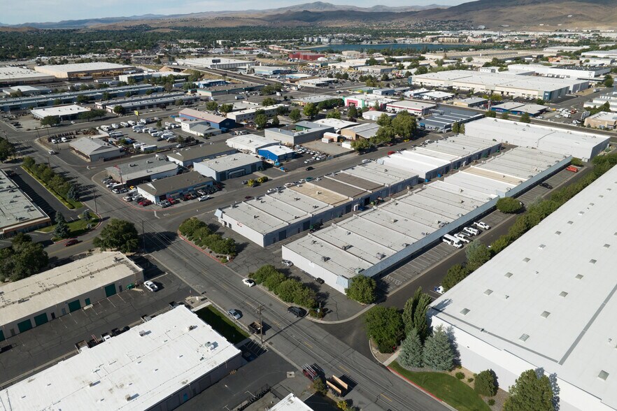 27 E Freeport Blvd, Sparks, NV à louer - Photo du bâtiment - Image 2 de 12
