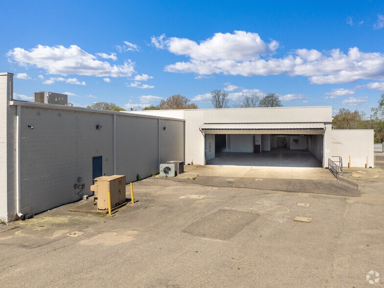 2211-2213 S Military Hwy, Chesapeake, VA for lease - Building Photo - Image 2 of 4