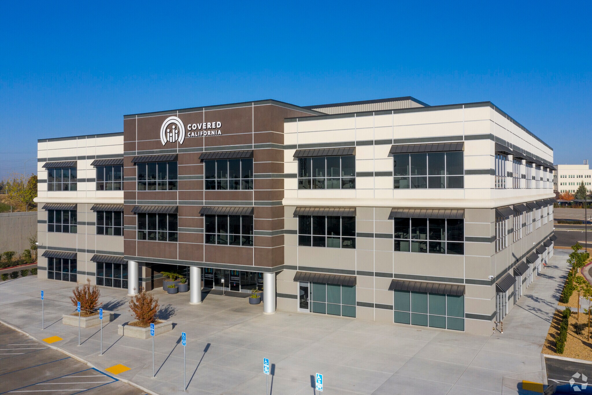 247 E Nees Ave, Fresno, CA for lease Primary Photo- Image 1 of 16