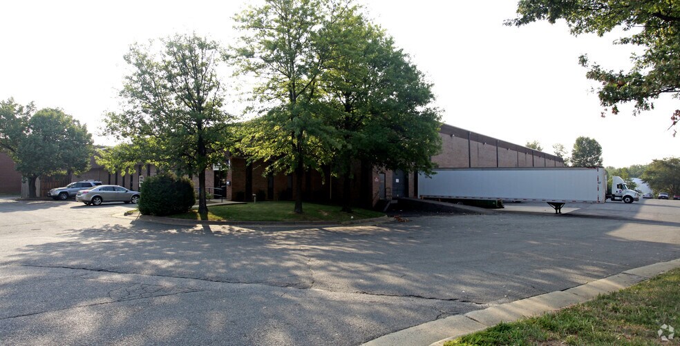 5751 General Washington Dr, Alexandria, VA à louer - Photo du bâtiment - Image 3 de 4