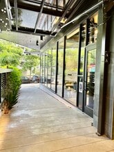 6717 Roosevelt Way NE, Seattle, WA à louer Photo du bâtiment- Image 2 de 4