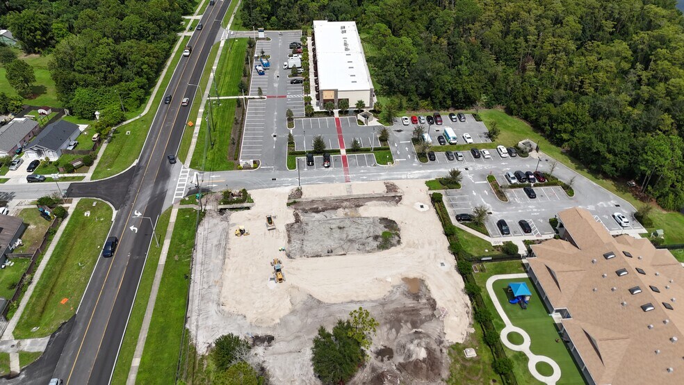 2055 Dean Rd, Orlando, FL à louer - Photo du bâtiment - Image 3 de 4