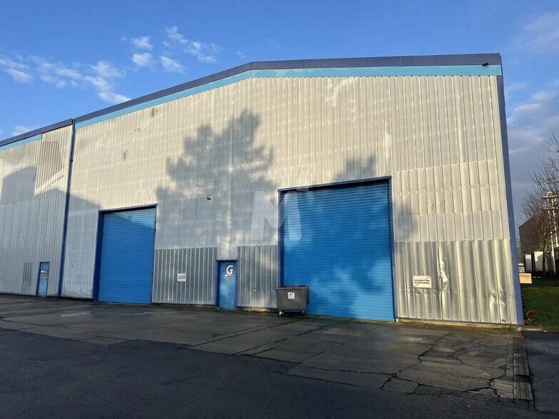 Flex dans Corbeil-Essonnes à louer - Photo du bâtiment - Image 3 de 9