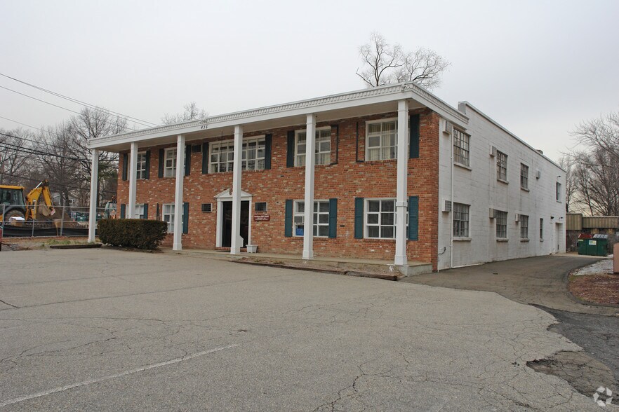 436 Old Hook Rd, Emerson, NJ à vendre - Photo du bâtiment - Image 3 de 8