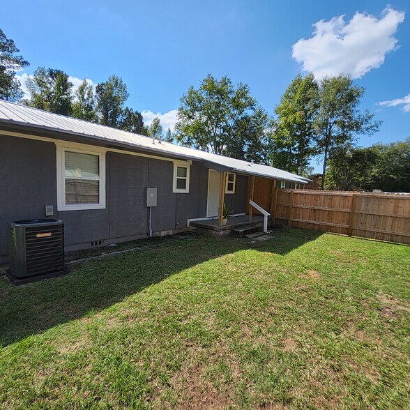 315 E Clark St, Pinewood, SC à vendre - Photo du bâtiment - Image 2 de 10