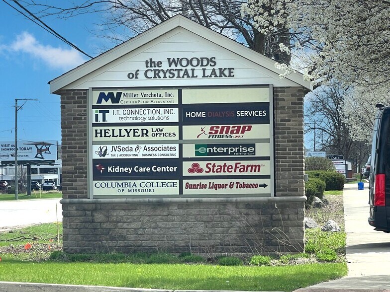 446 N II Route 31, Crystal Lake, IL à vendre - Photo du bâtiment - Image 3 de 11