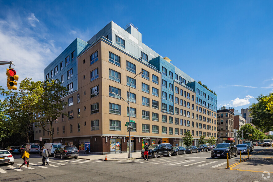 2235 7th Ave, New York, NY for lease - Primary Photo - Image 1 of 7