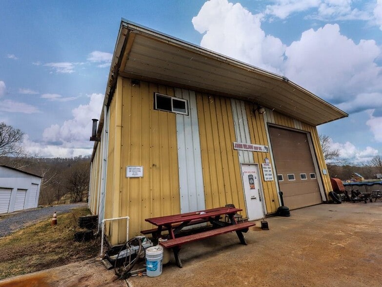 10321 Fairgrounds Rd, Huntingdon, PA à vendre - Photo du bâtiment - Image 2 de 3