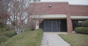 5076 Winters Chapel Rd, Suites 200A-700 - Loft